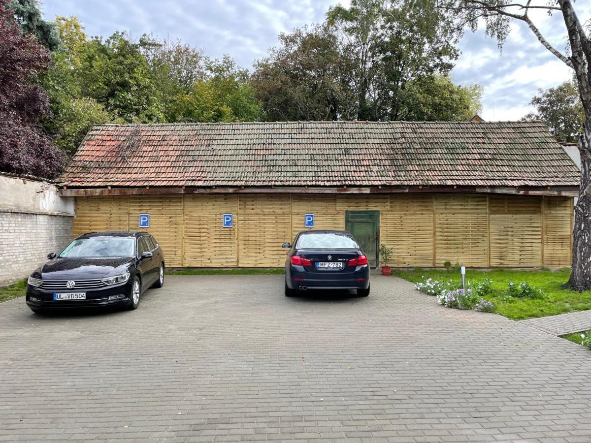 Kovacs Apartmanhaz Kiskunhalas Luaran gambar