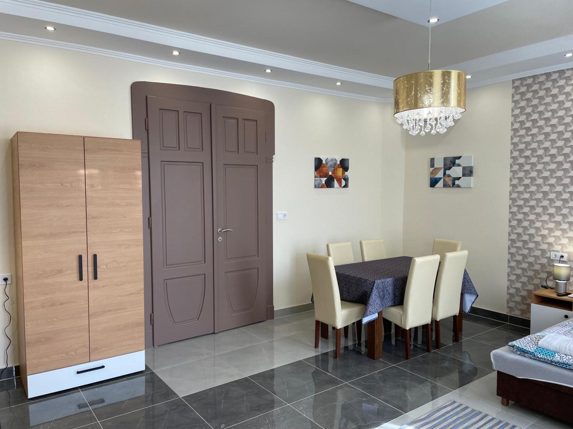 Kovacs Apartmanhaz Kiskunhalas Bilik gambar